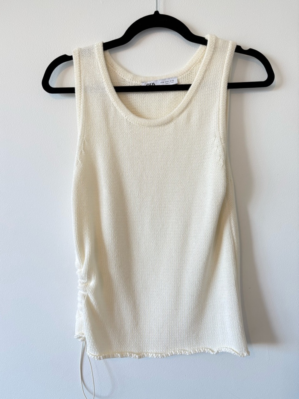 Zara Sleeveless Cream Knit. Side detail Cut out w/ cinch, ruched. M